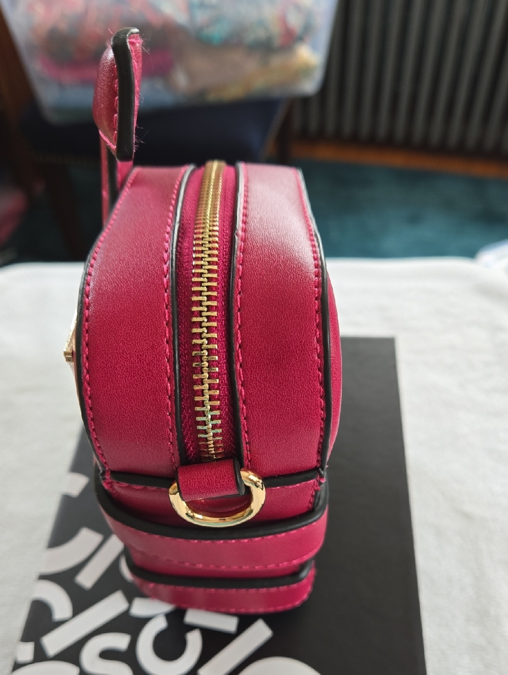 Cise Rasberry Cross Body Bag - Picture 4 of 9